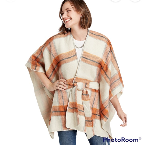 Reversible Flannel Tie Waist Ruana - One Size - Picture 3 of 3